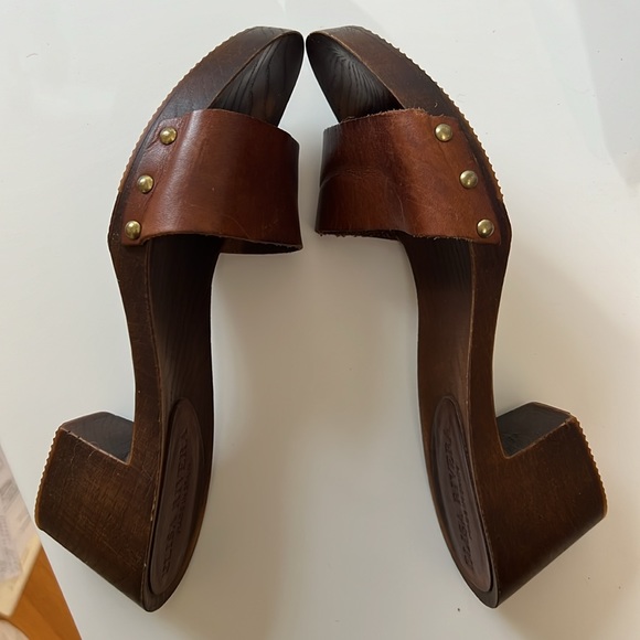 Clogs/Mules/ wooden bottom - Picture 3 of 10
